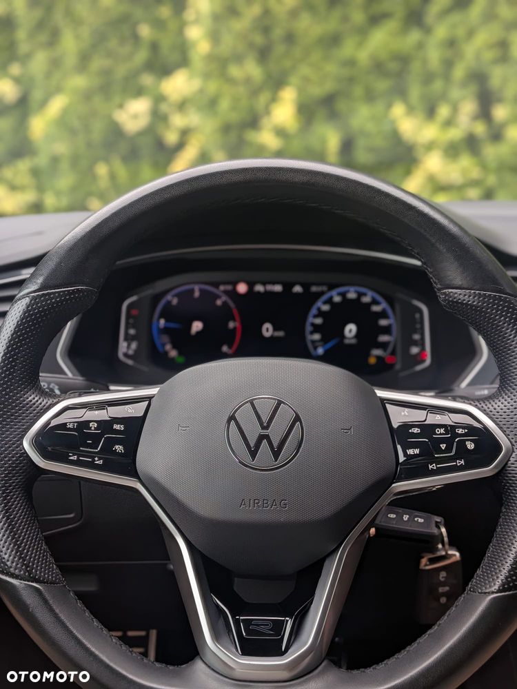 Volkswagen Tiguan 2.0 TDI SCR 4MotION DSG R-Line - 19