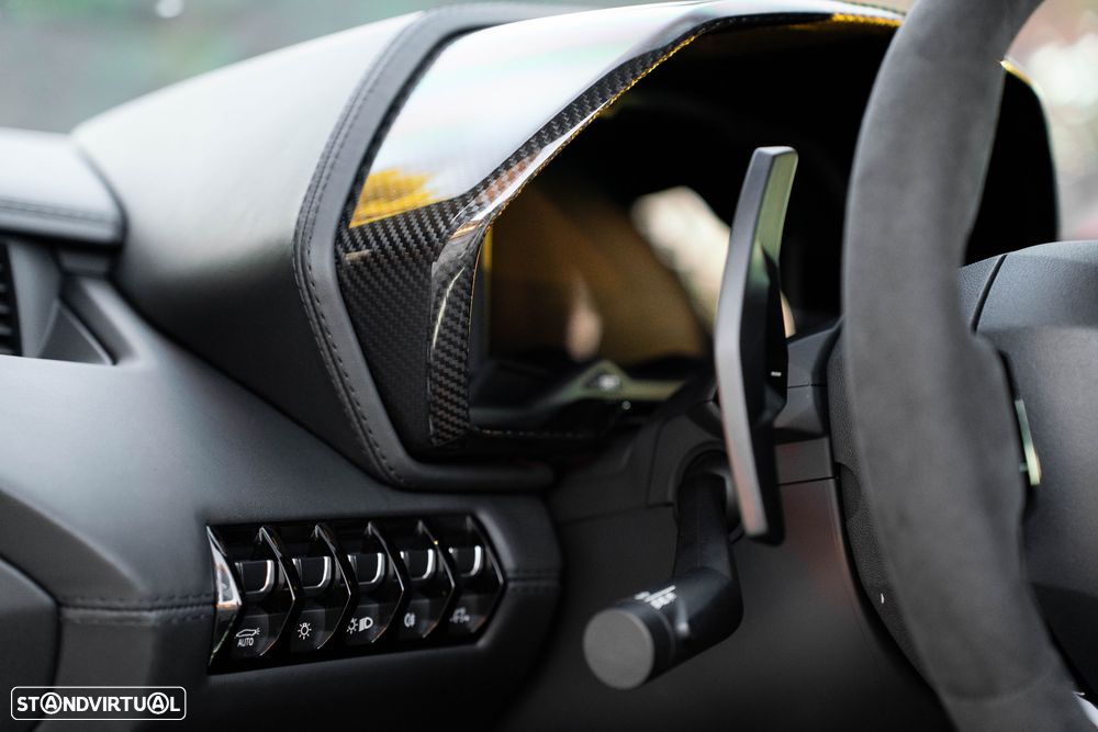 Lamborghini Aventador 6.5 V12 LP740-4 S - 42