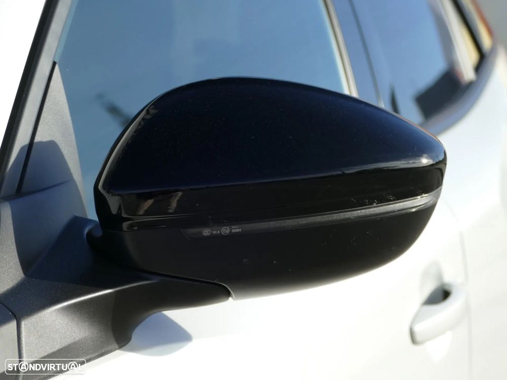 Peugeot 2008 1.2 PureTech Allure EAT8 - 8