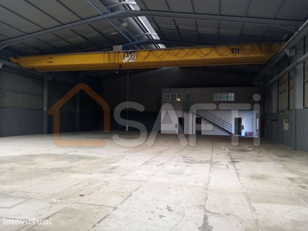 Pavilhão Industrial com ponte rolante de 10 toneladas - Zona indust... - Grande imagem: 2/8