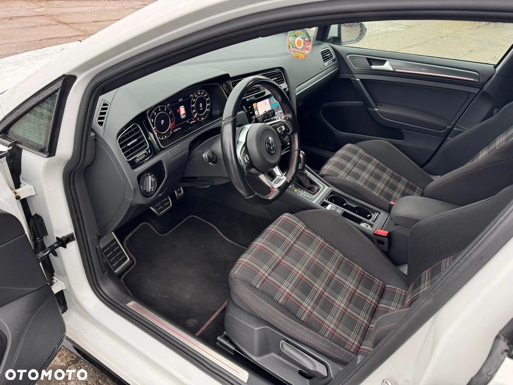 Volkswagen Golf GTI 2.0 TSI OPF DSG Performance - 11