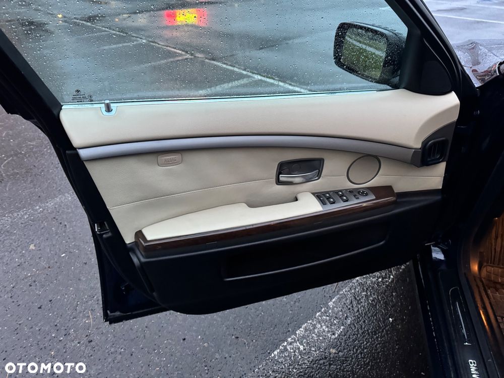 BMW Seria 7 730d - 32