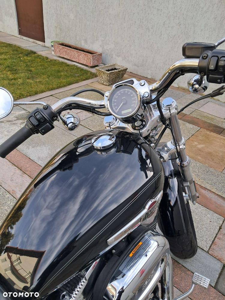 Harley-Davidson Sportster Custom 1200C - 19