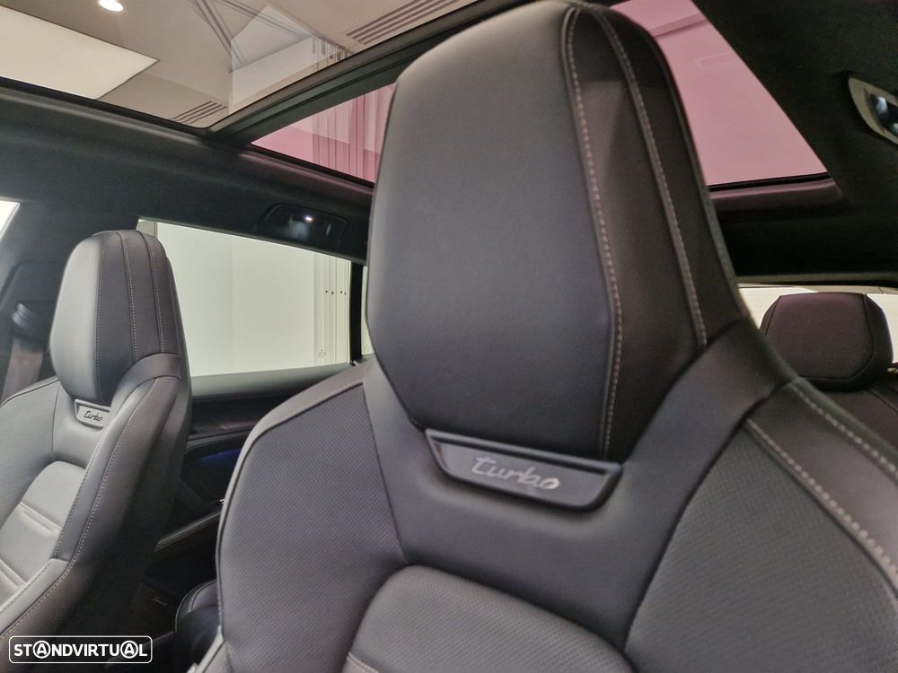 Porsche Cayenne Electric Turbo - 25