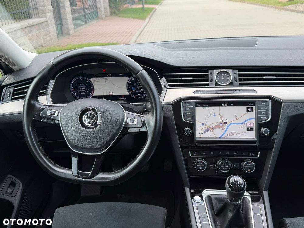 Volkswagen Passat 1.6 TDI (BlueMotion Technology) Comfortline - 4