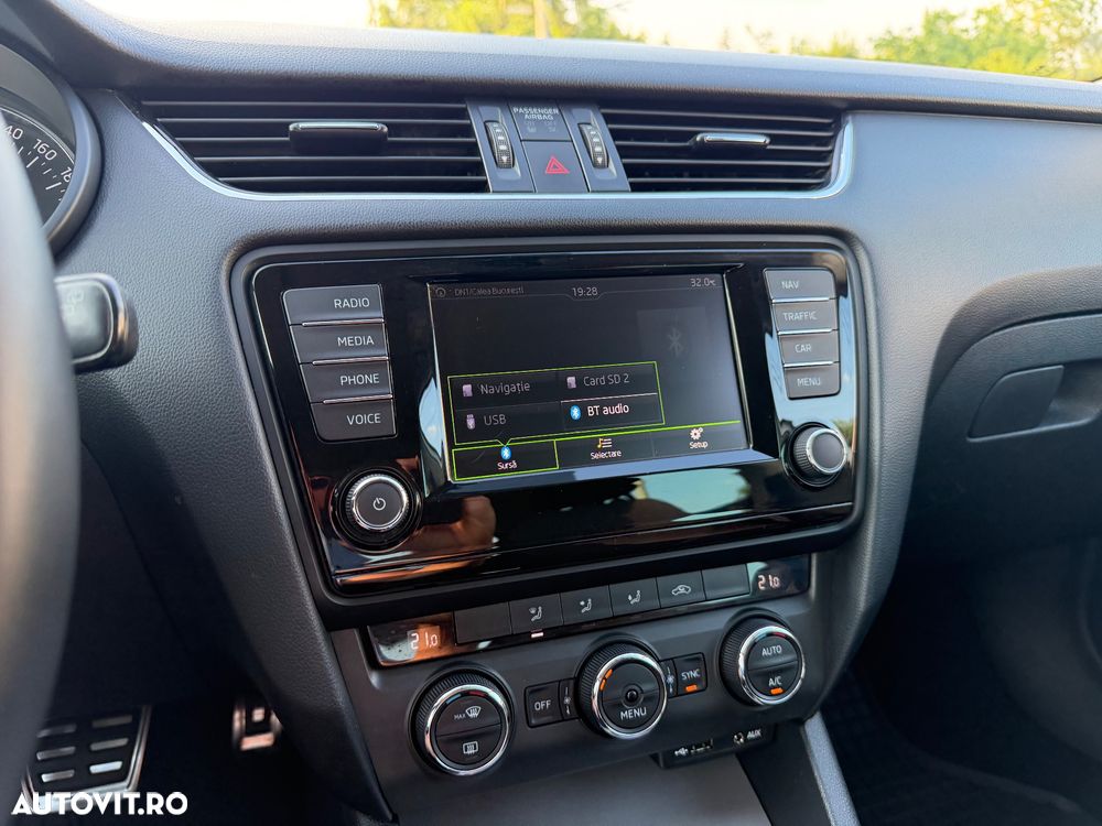 Skoda Octavia 2.0 TDI DSG Ambition - 25