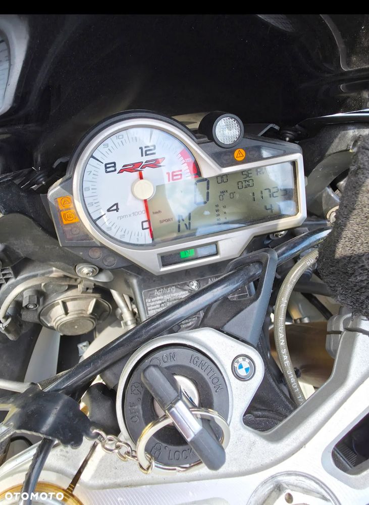 BMW S - 8