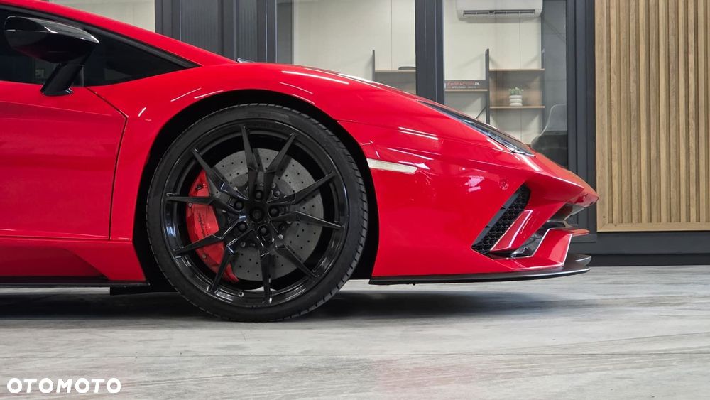 Lamborghini Aventador - 5