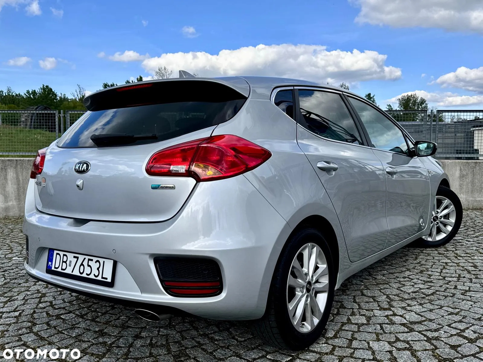 Kia Ceed 1.4 CVVT Dream Team Edition - 4