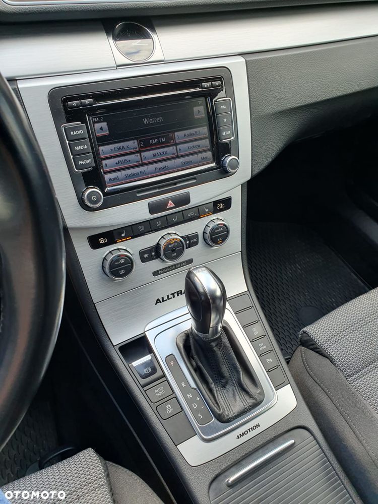Volkswagen Passat Alltrack 2.0 TDI 4Motion DSG BlueMotion Tec - 16