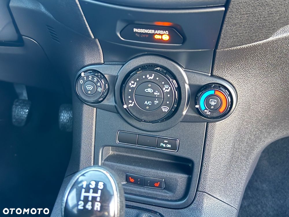 Ford Fiesta - 30
