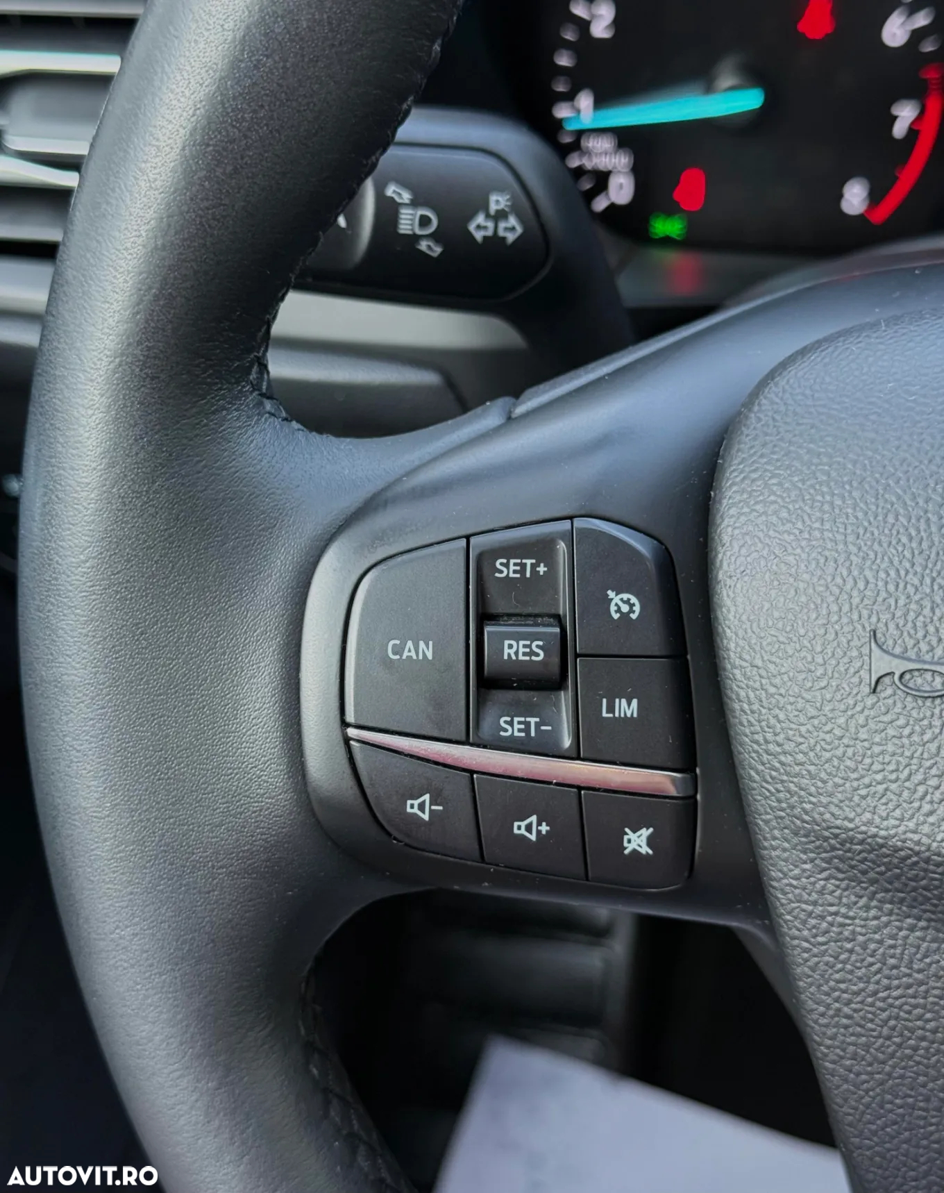 Ford Focus 1.0 EcoBoost Trend Edition - 24
