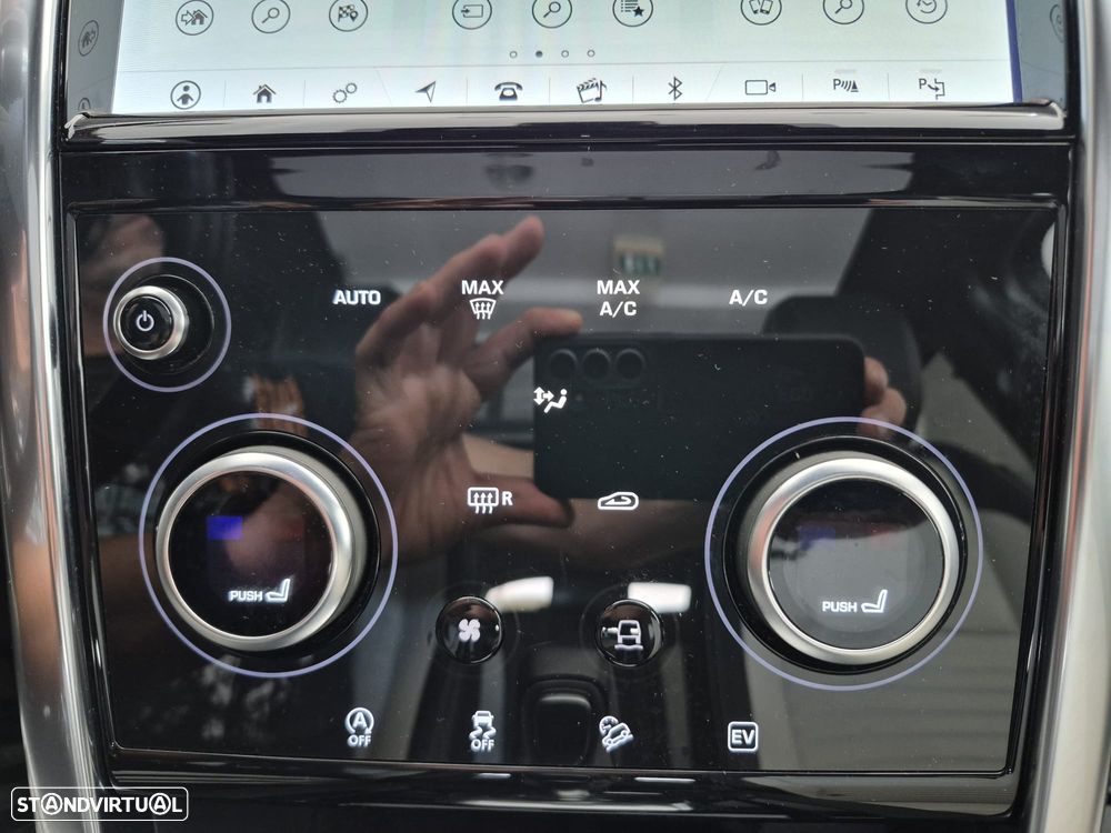 Land Rover Discovery Sport P300e R-Dynamic S - 28