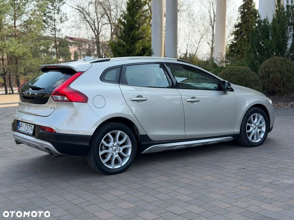 Volvo V40 Cross Country - 2
