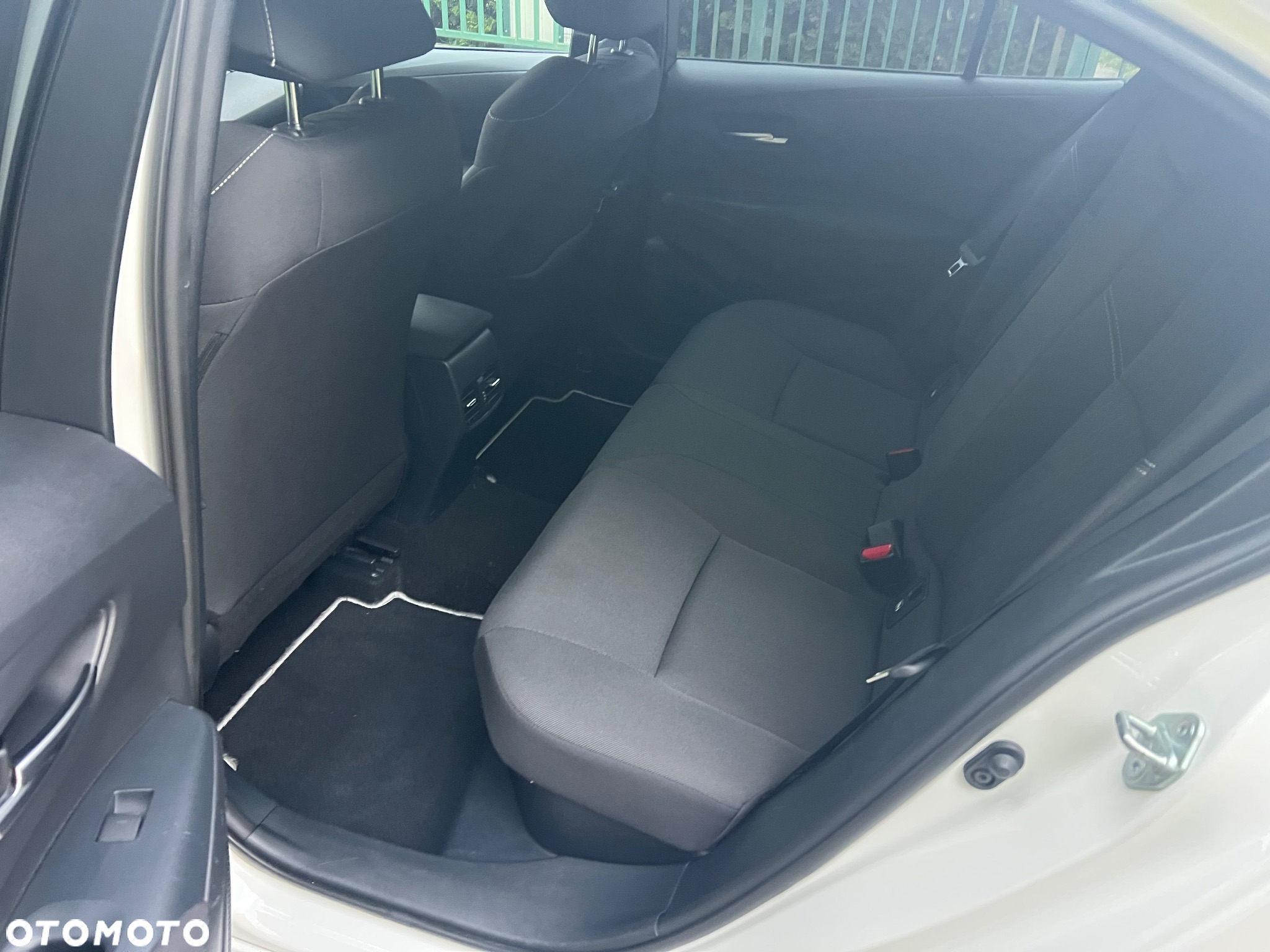 Toyota Corolla 1.8 Hybrid Comfort - 18