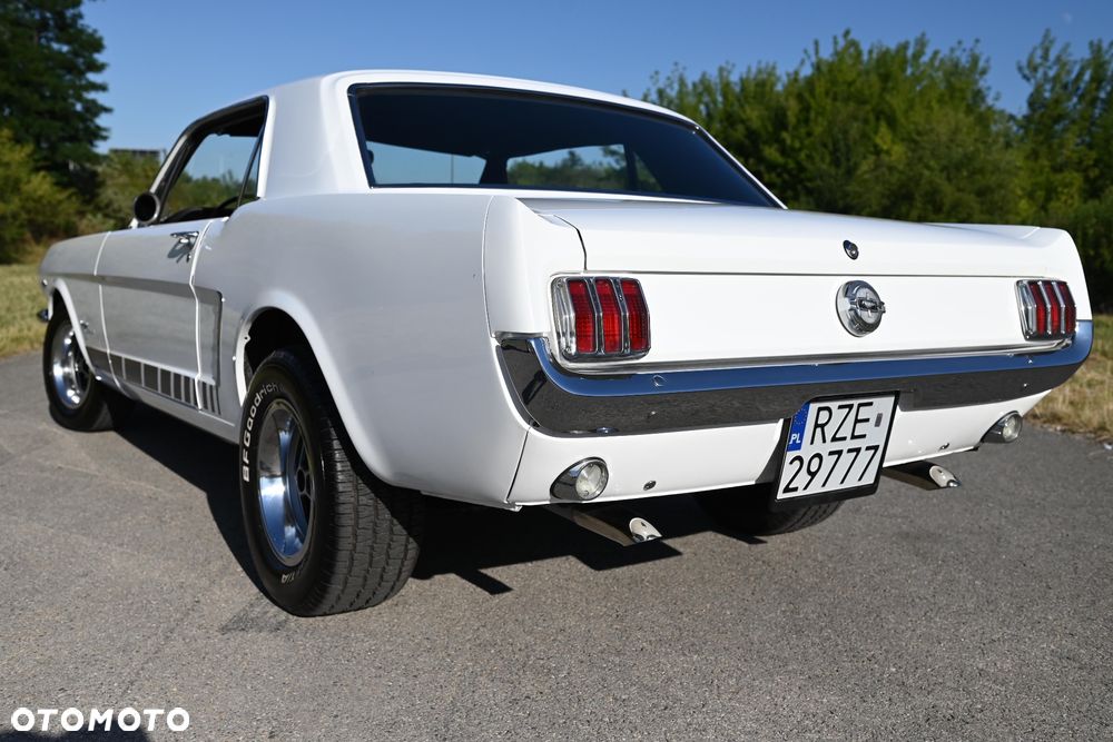 Ford Mustang - 7