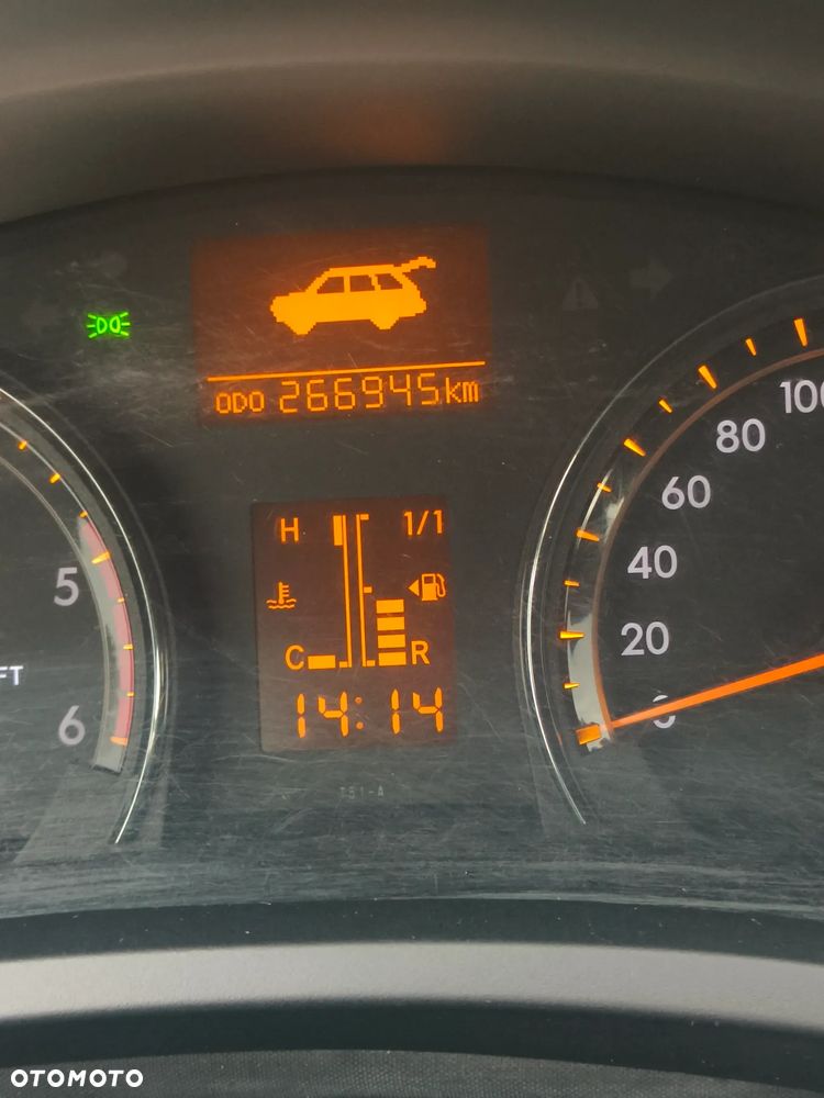 Toyota Avensis - 8