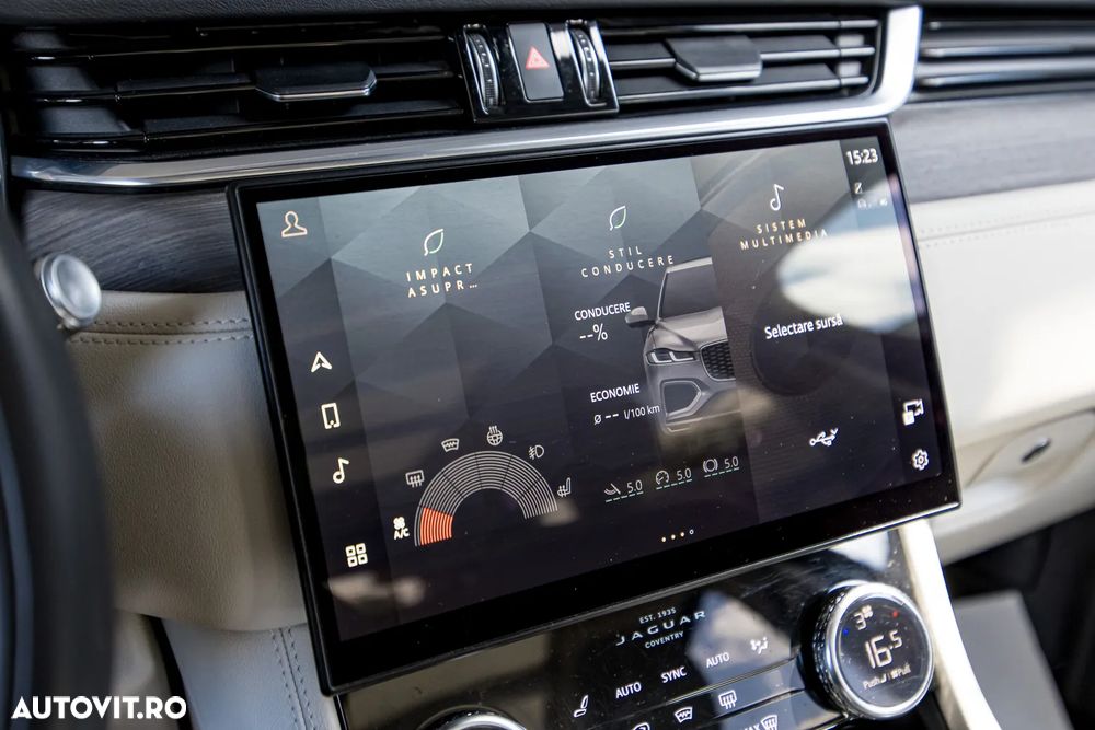 Jaguar F-Pace D200 AWD SE - 28