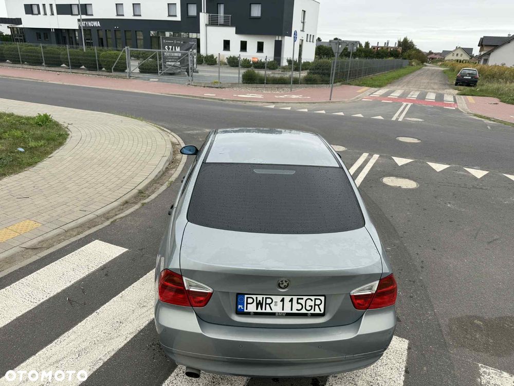 BMW Seria 3 320i - 4