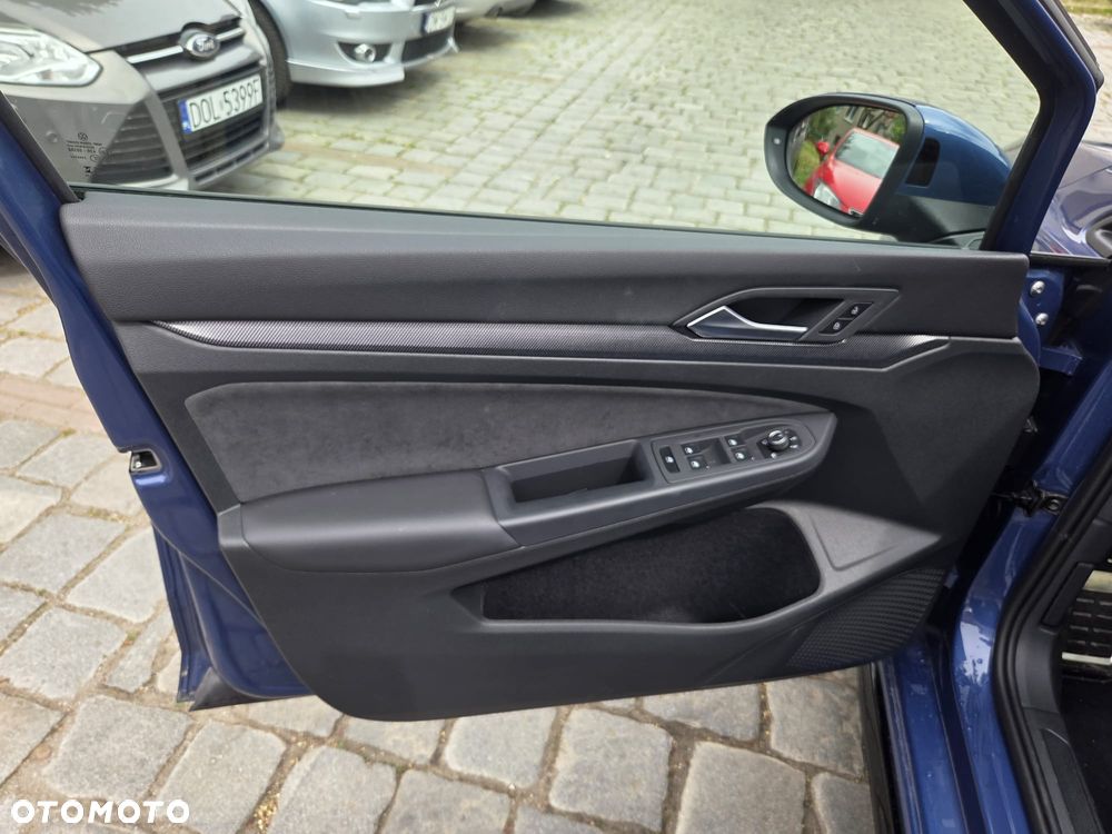 Volkswagen Golf 1.5 eTSI mHEV R-Line DSG - 20