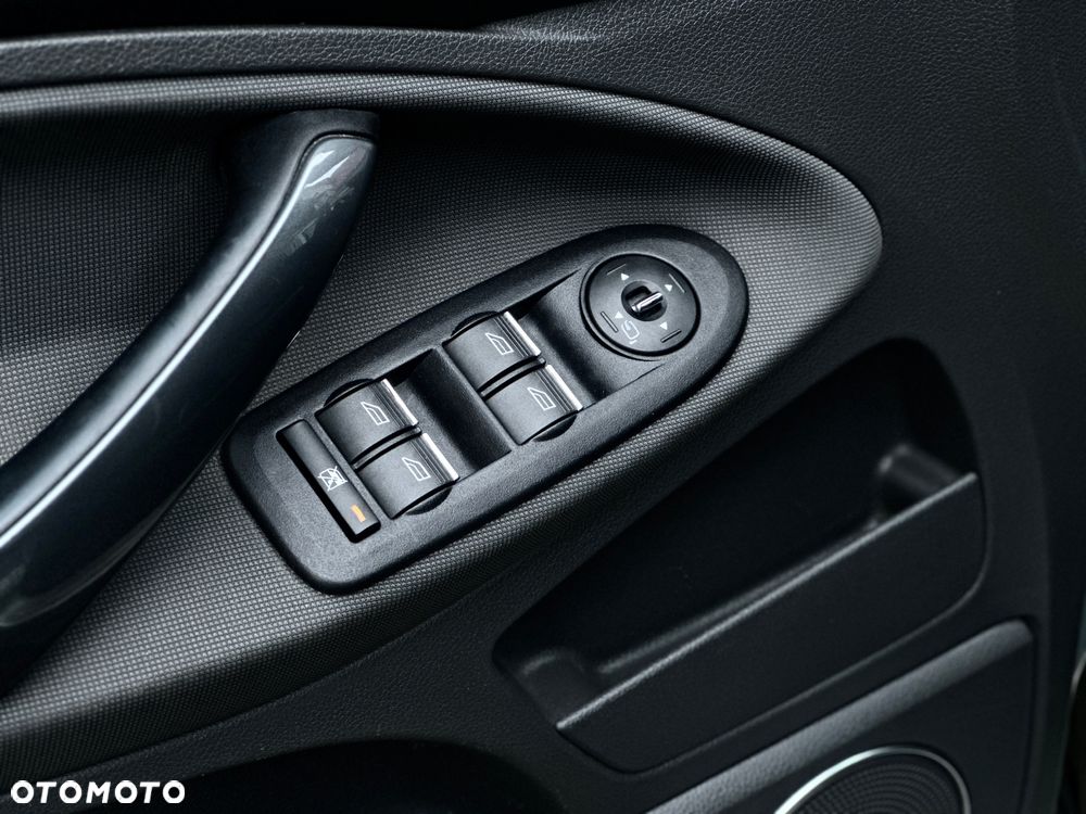 Ford Kuga 2.0 TDCi 2x4 Titanium - 27