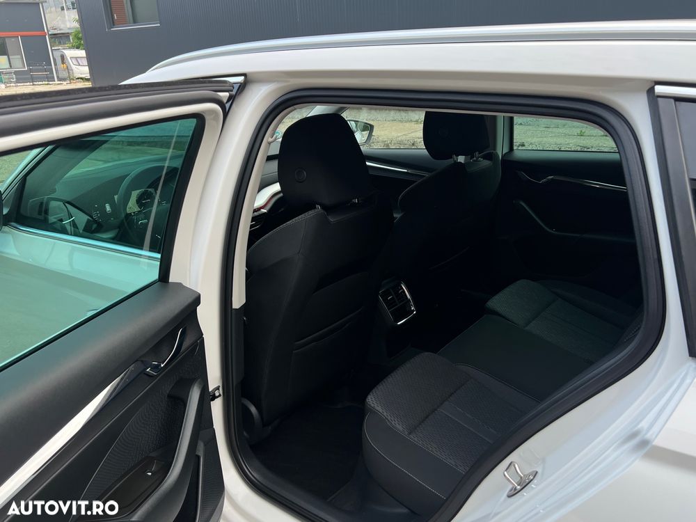 SKODA Octavia 2023 — imagine 8
