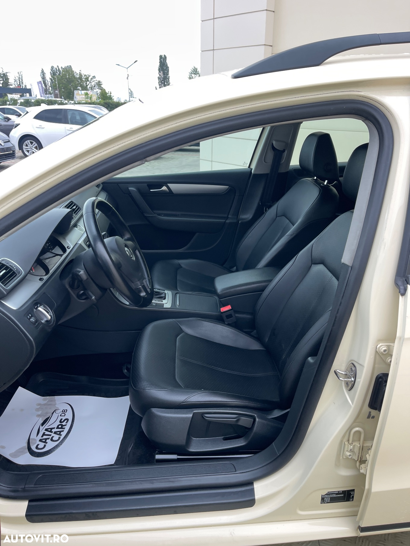 Volkswagen Passat 2.0 TDI BlueMotion Tehnology DSG Trendline - 33