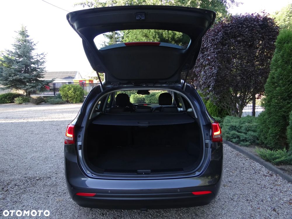 Kia Ceed 1.4 CVVT Dream-Team Edition - 17
