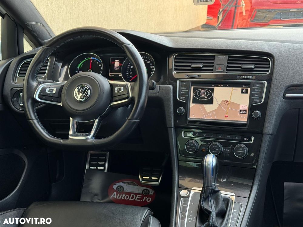 Volkswagen Golf - 11
