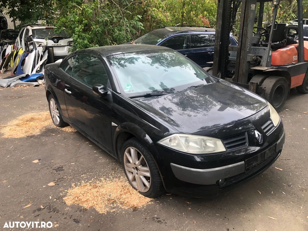 Dezmembrez Renault Megane 2 cabrio  2005 negru benzina - 1