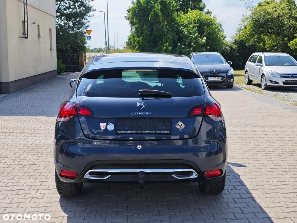 Citroën DS4 e-HDi 110 SoChic - 12