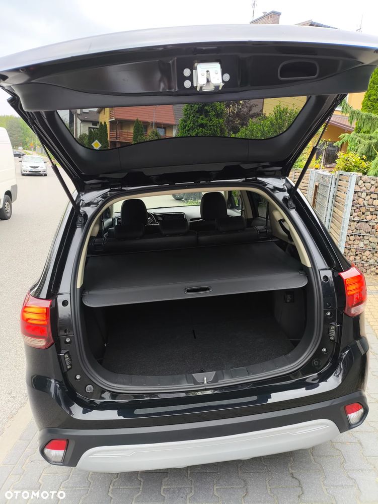 Mitsubishi Outlander - 25