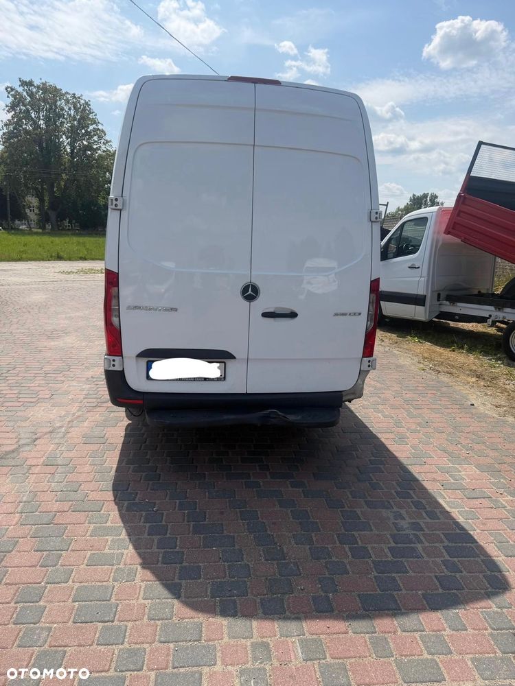 Mercedes-Benz Sprinter - 12