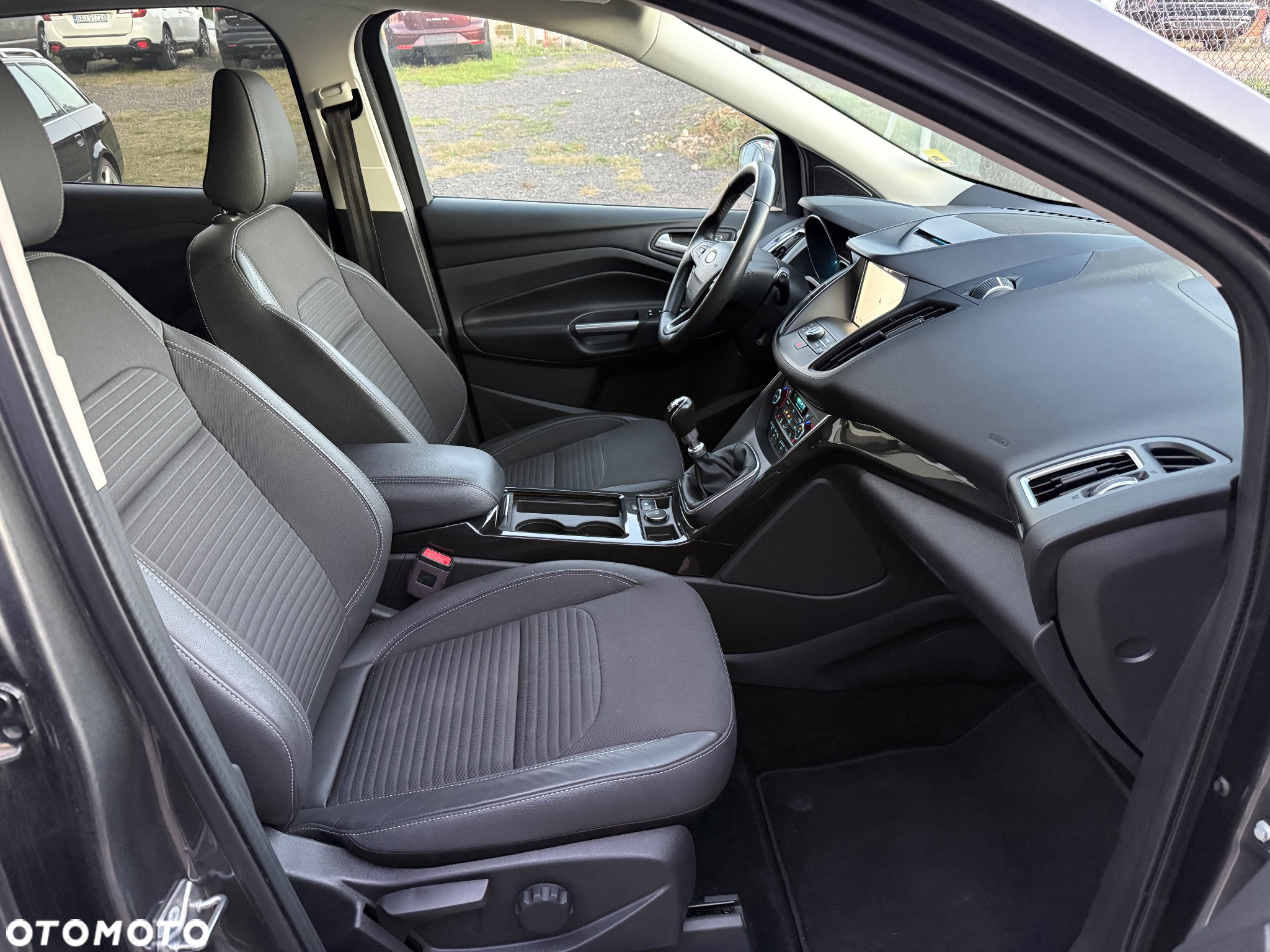 Ford Kuga 1.5 EcoBoost 2x4 Titanium - 20