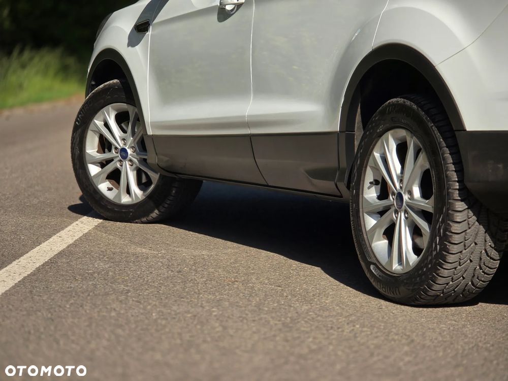 Ford Kuga 1.5 EcoBoost 2x4 Titanium - 37