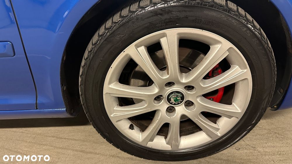 Skoda Octavia 2.0 TDI DPF RS - 19