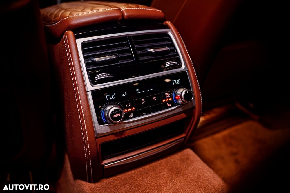 BMW Seria 7 740i - 17