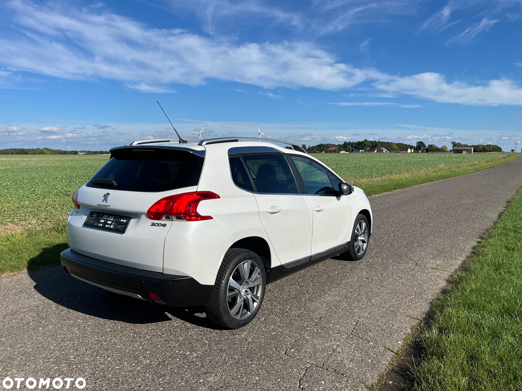 Peugeot 2008 - 8