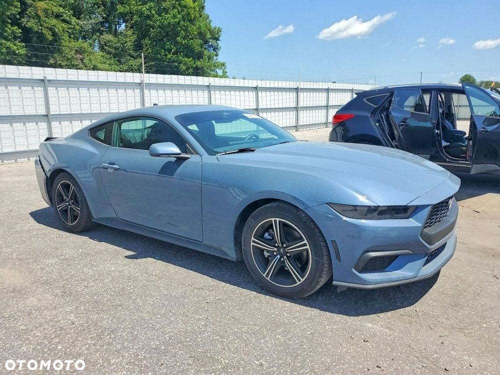Ford Mustang - 3