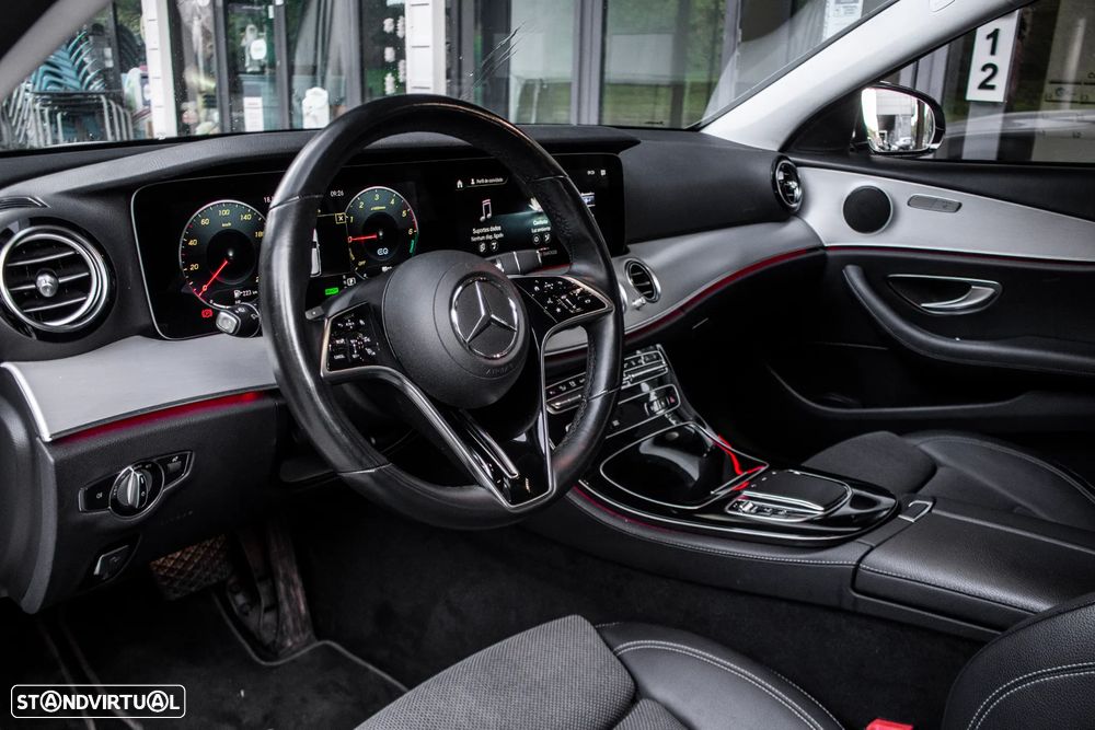 Mercedes-Benz E 300 de Avantgarde 4Matic - 25