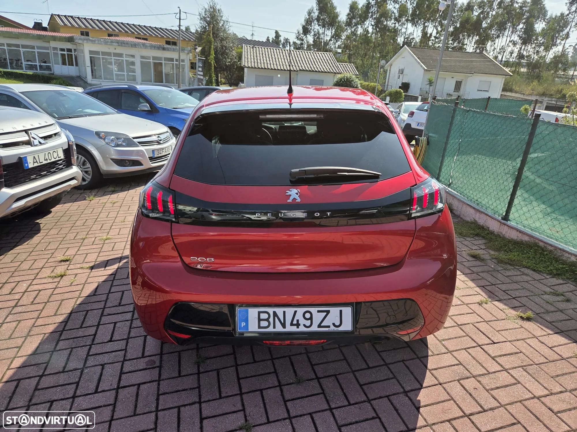 Peugeot 208 1.2 PureTech Allure - 10
