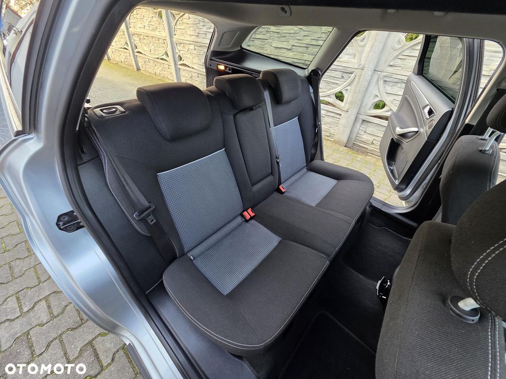 Ford Mondeo 2.0 TDCi Ambiente - 29