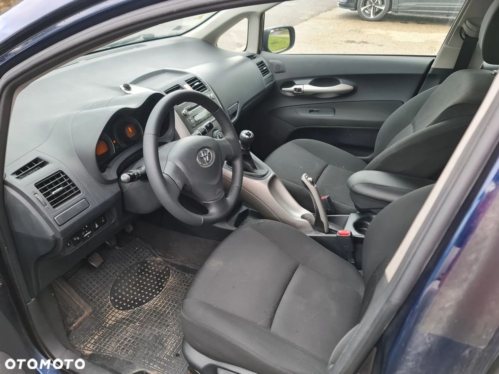 Toyota Auris 1.4 D-4D Terra - 6