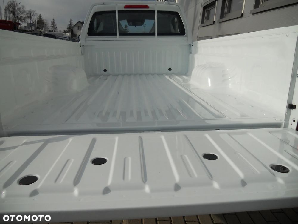 Isuzu D-Max 1.9 SC L - 12