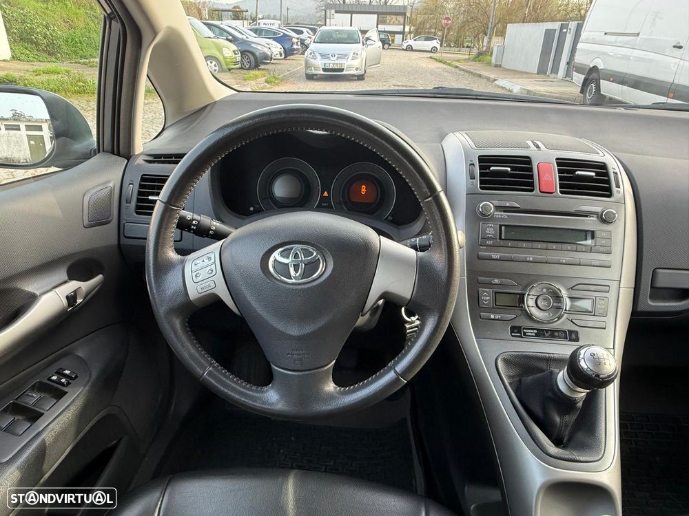 Toyota Auris 1.33 VVT-i Gold Edition - 16