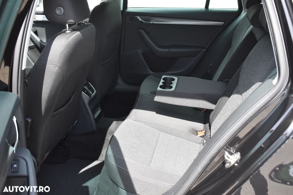 Skoda Octavia 2.0 TDI AMBITION DSG - 7