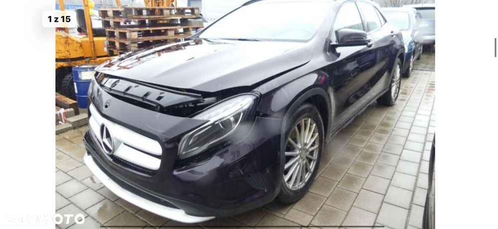 Mercedes-Benz GLA 180 Urban - 1