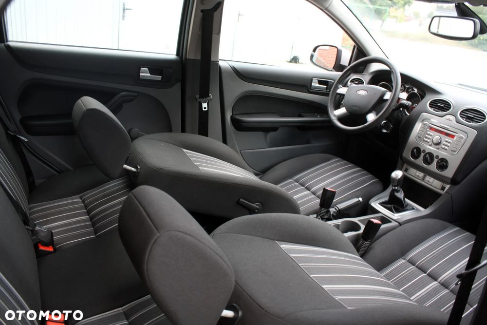 Ford Focus 1.6 16V Ghia - 7