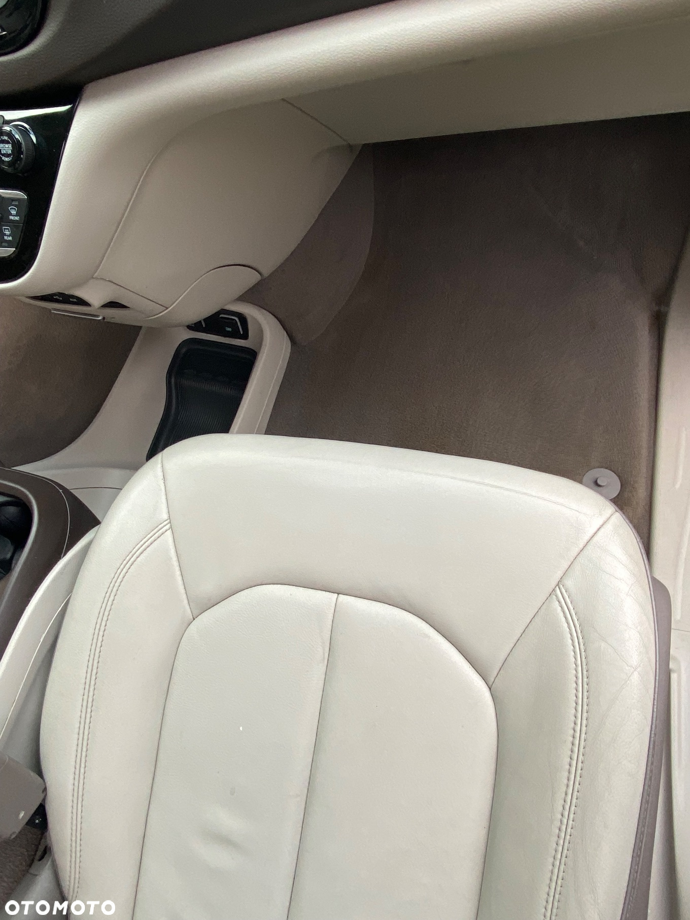 Chrysler Pacifica - 20