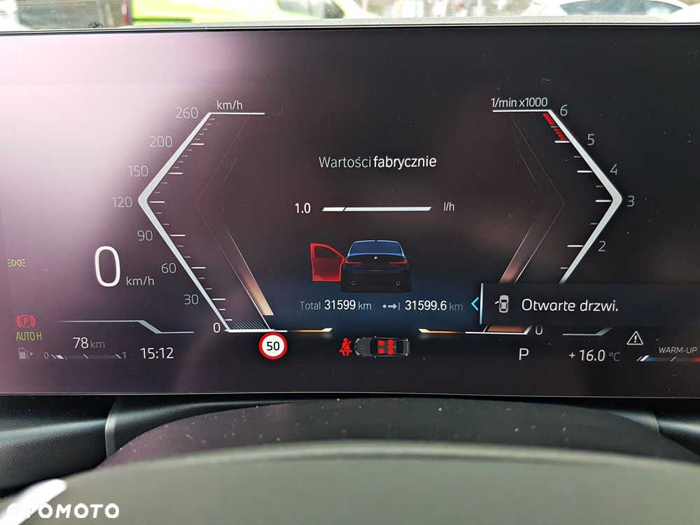 BMW Seria 3 330d xDrive mHEV - 16